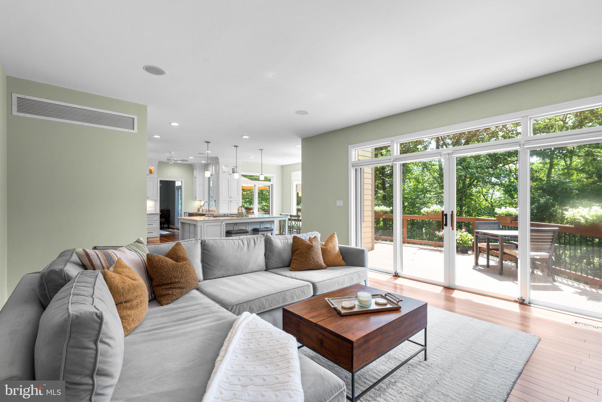 1200 MARINAVIEW DRIVE