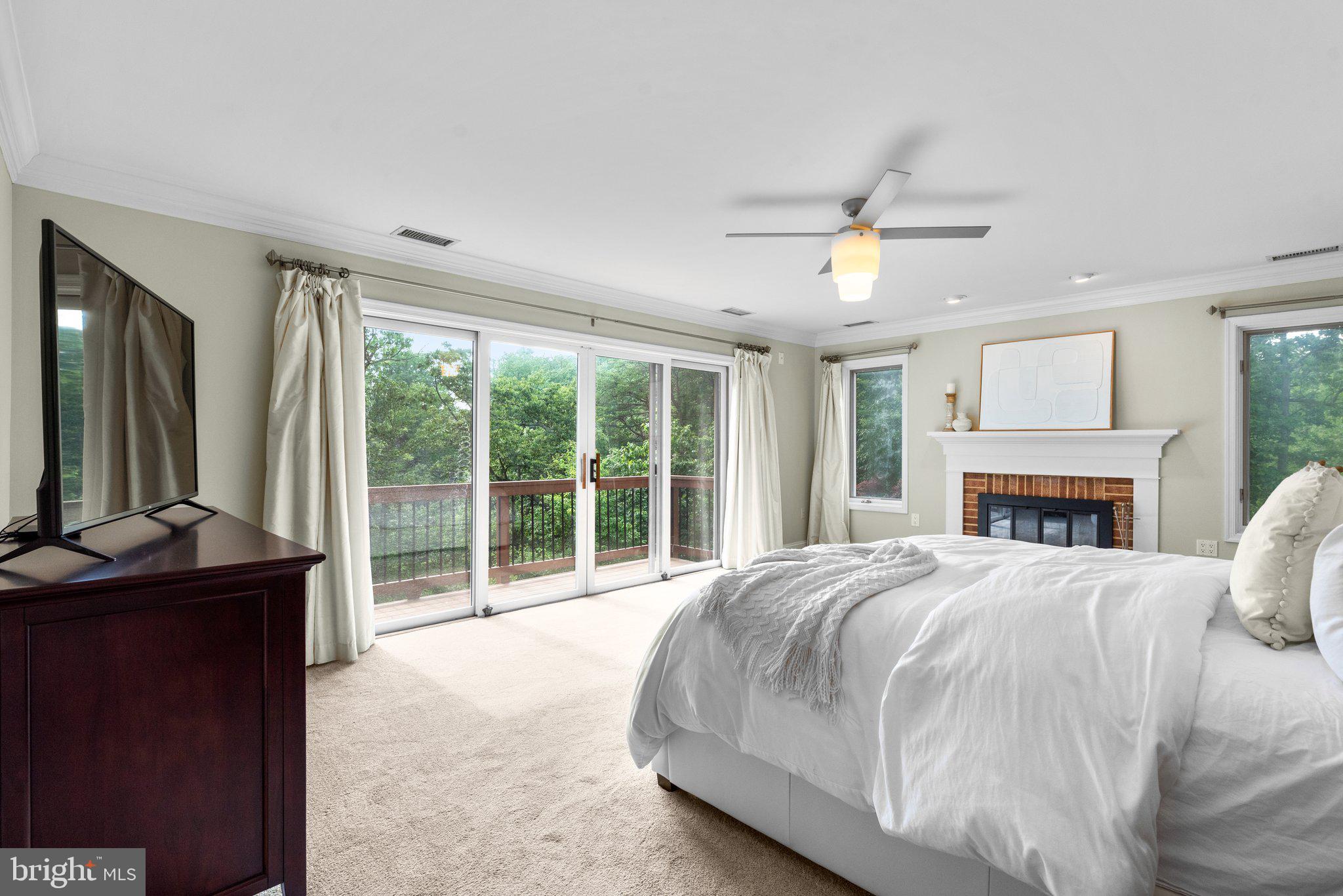 1200 MARINAVIEW DRIVE