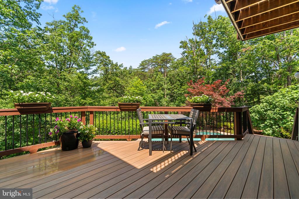 1200 MARINAVIEW DRIVE