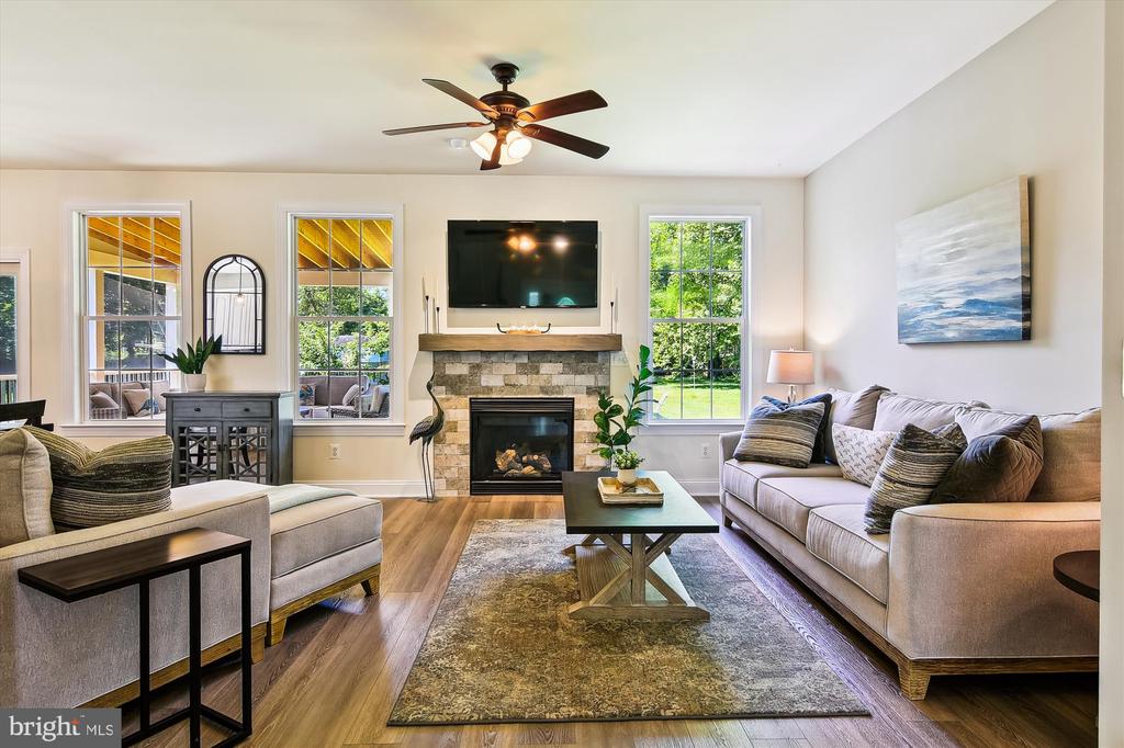 333 NORTH DRIVE