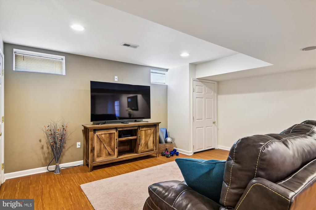 333 NORTH DRIVE