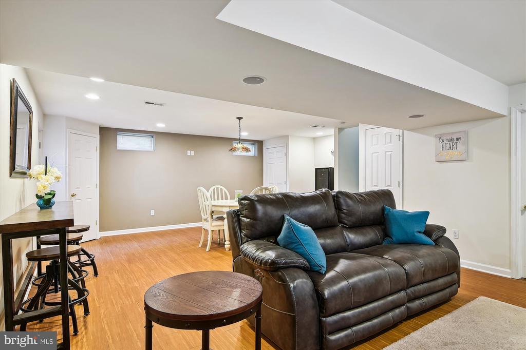 333 NORTH DRIVE