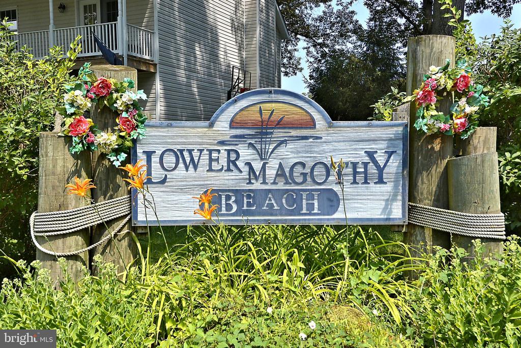 333 NORTH DRIVE