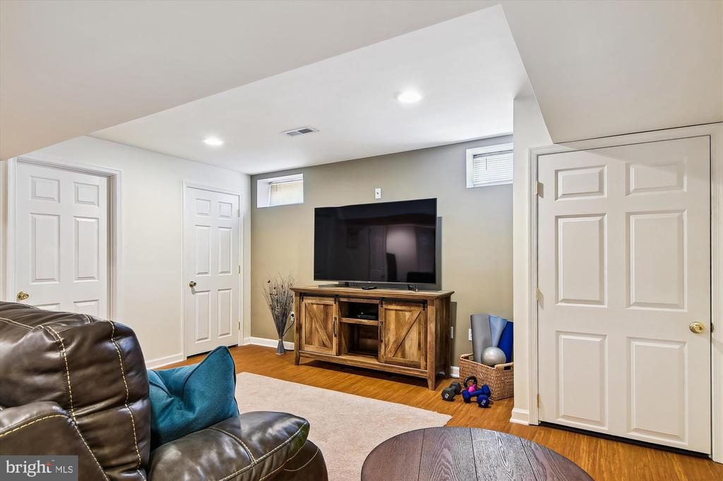 333 NORTH DRIVE
