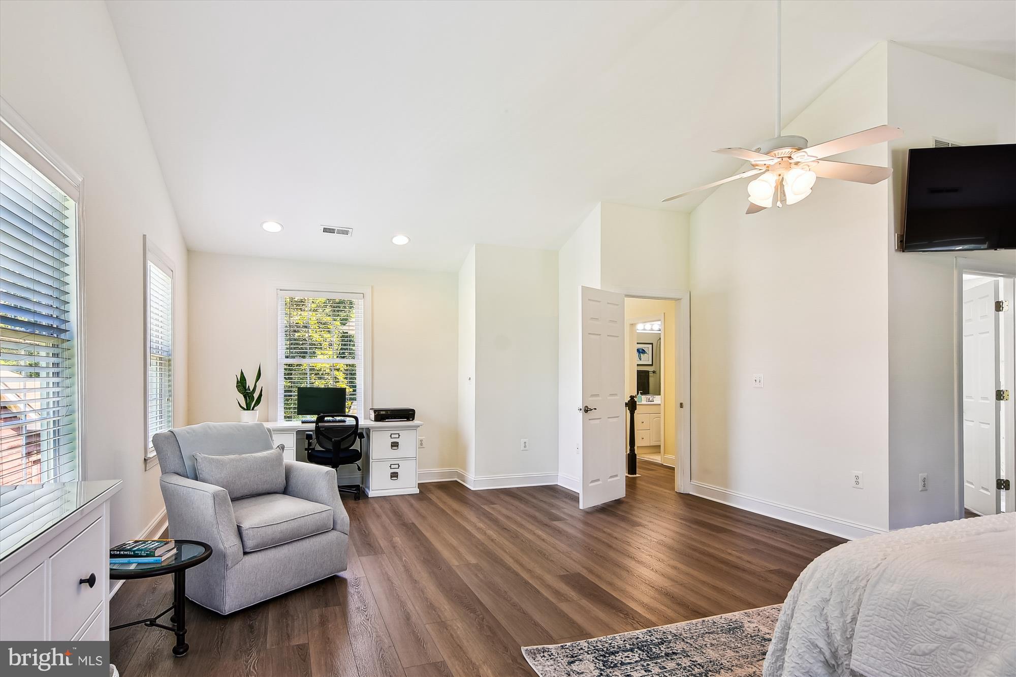 333 NORTH DRIVE
