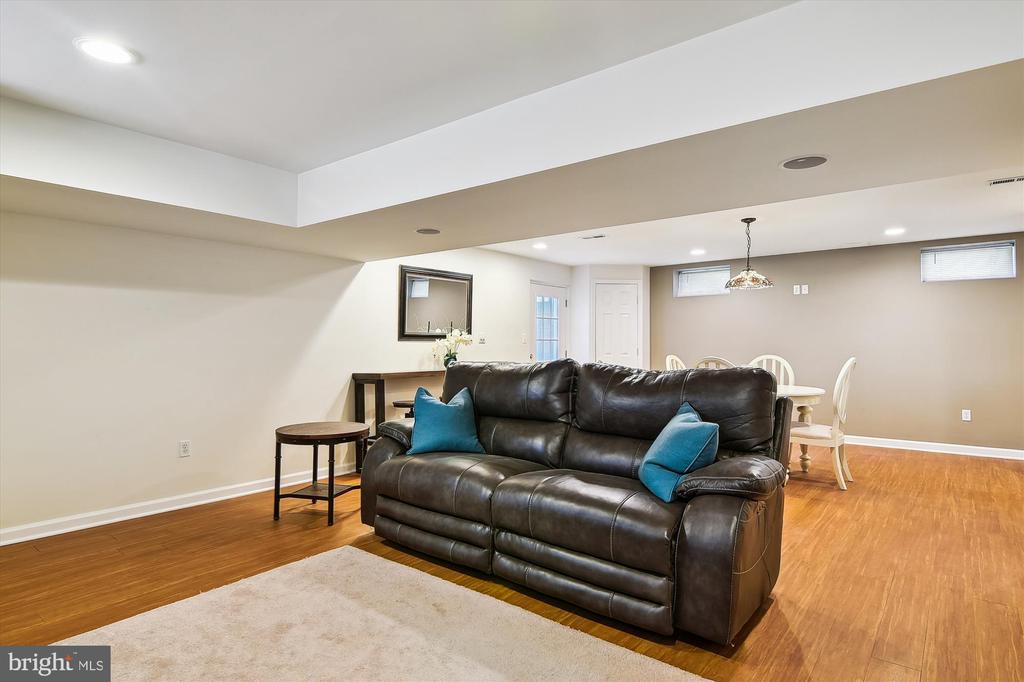 333 NORTH DRIVE