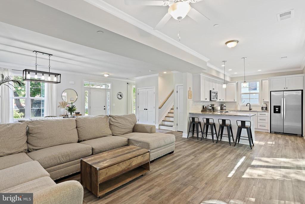 1638 CHESAPEAKE LANE