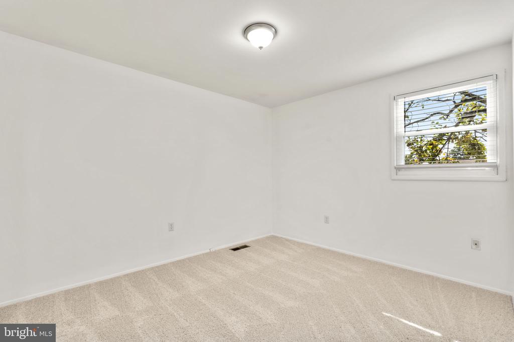3298 SUDLERSVILLE S