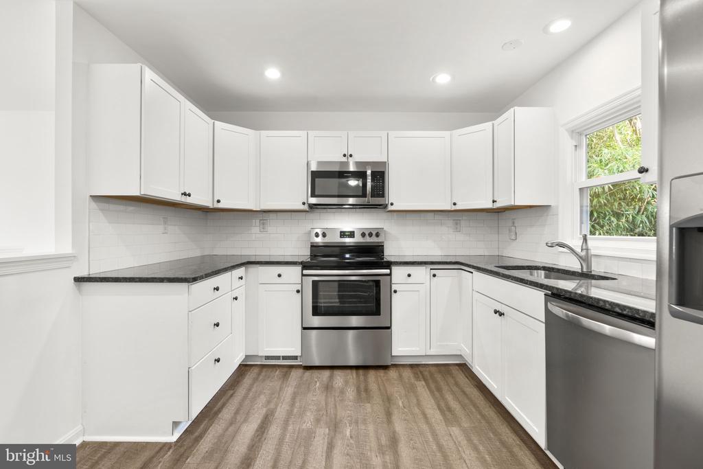 3298 SUDLERSVILLE S
