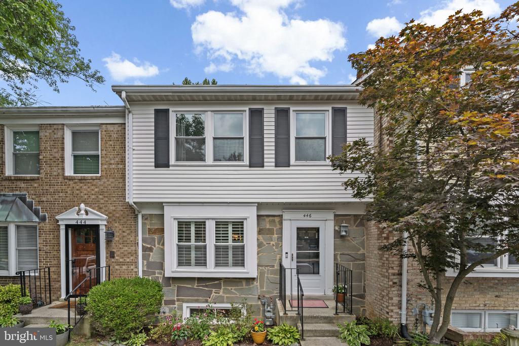 446 COLONIAL RIDGE LANE