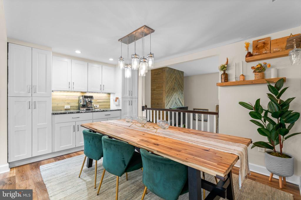 446 COLONIAL RIDGE LANE