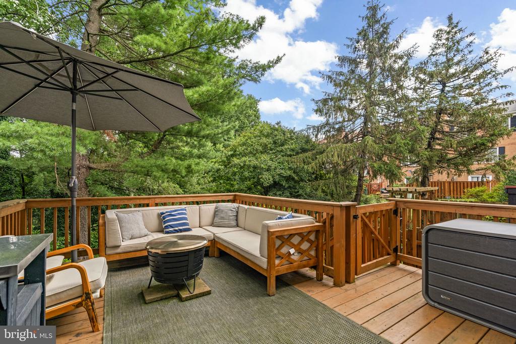 446 COLONIAL RIDGE LANE