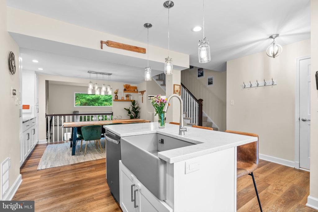 446 COLONIAL RIDGE LANE