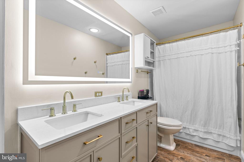 446 COLONIAL RIDGE LANE