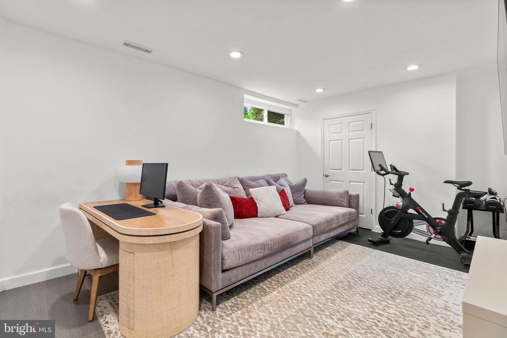 446 COLONIAL RIDGE LANE