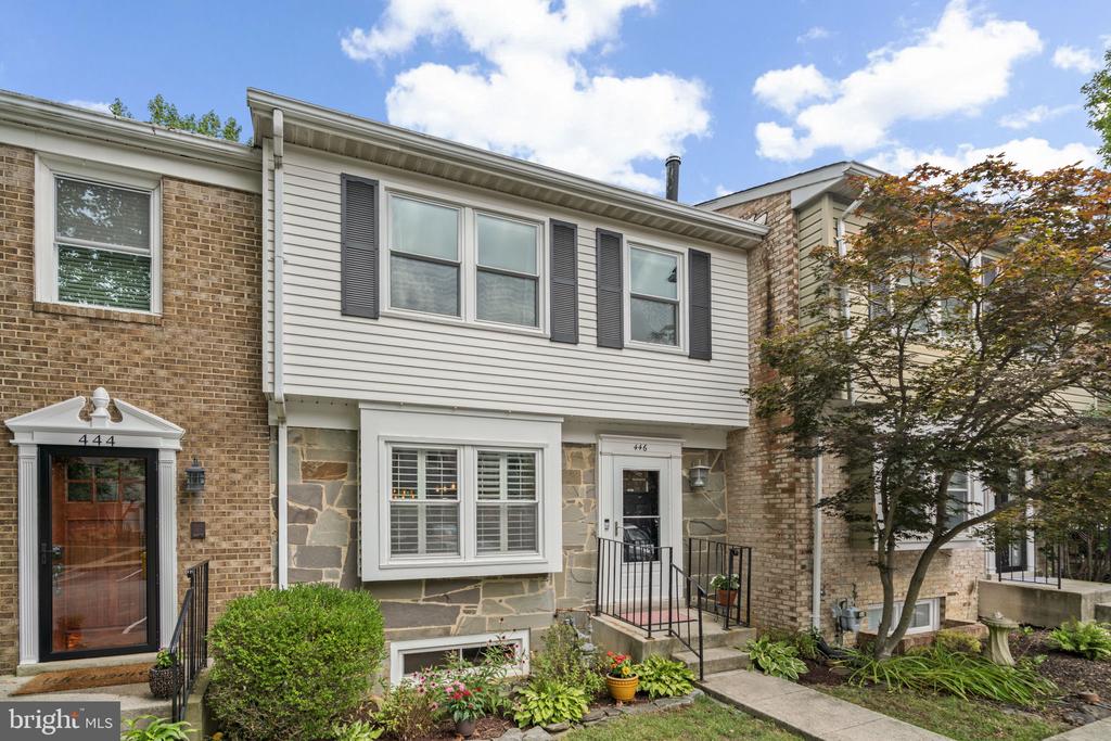 446 COLONIAL RIDGE LANE
