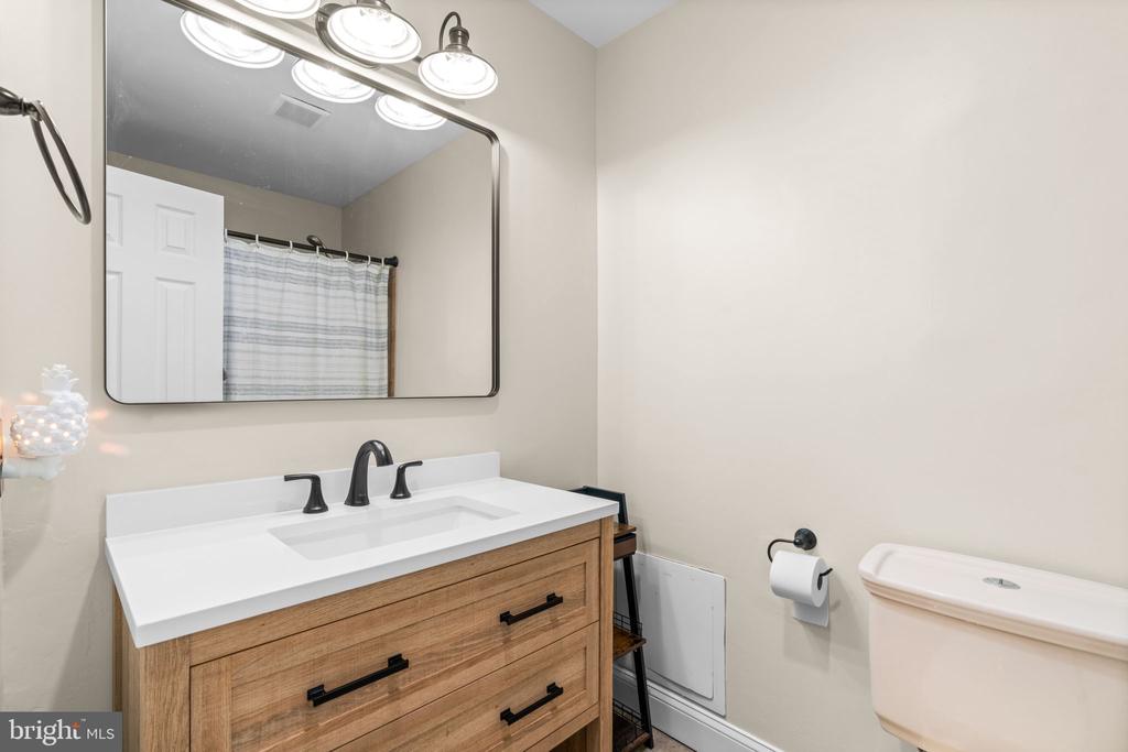 446 COLONIAL RIDGE LANE