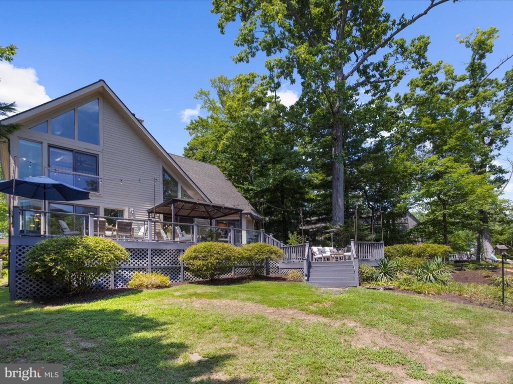 527 LEE CIRCLE