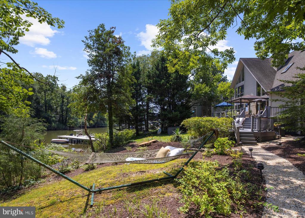 527 LEE CIRCLE