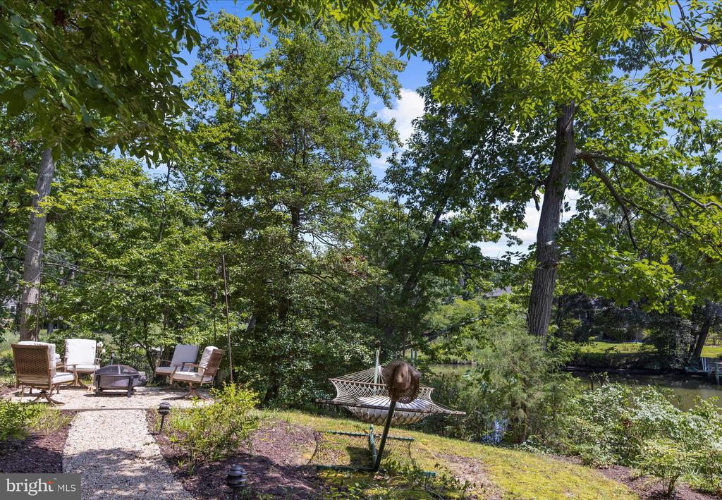 527 LEE CIRCLE