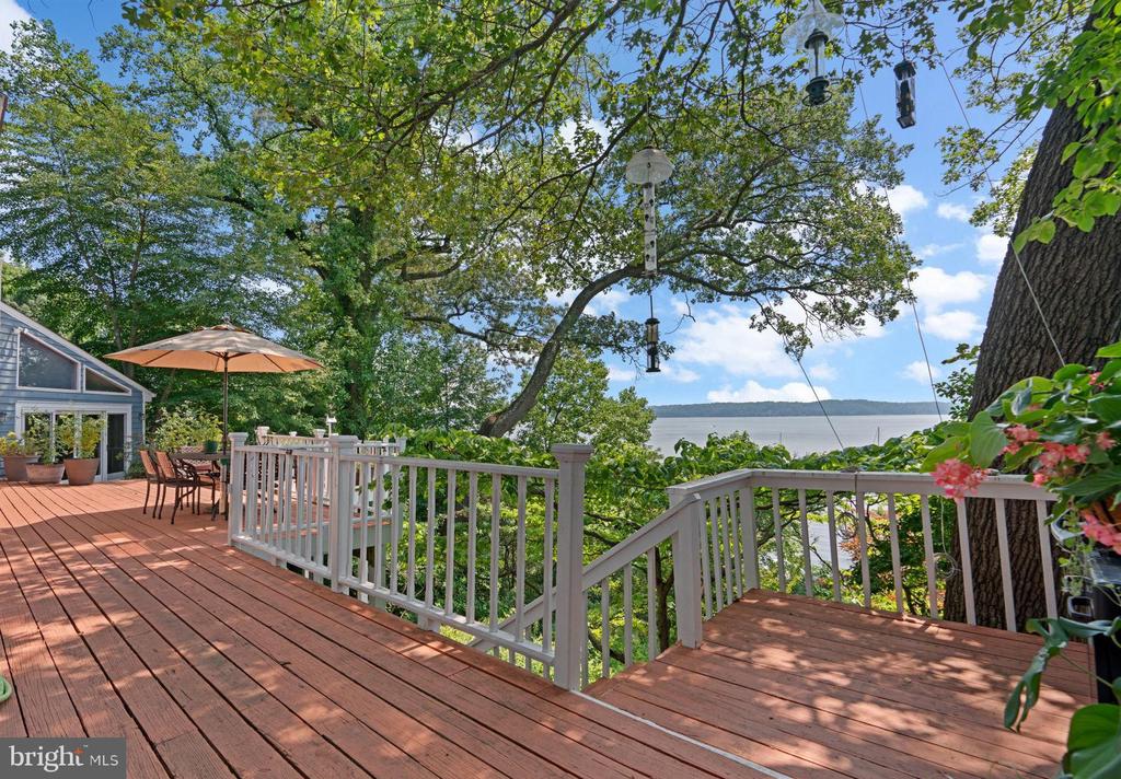 105 TRAILING IVY LANE