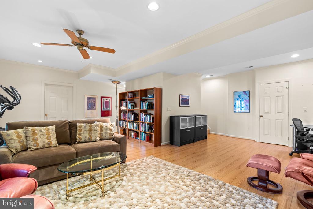 105 TRAILING IVY LANE