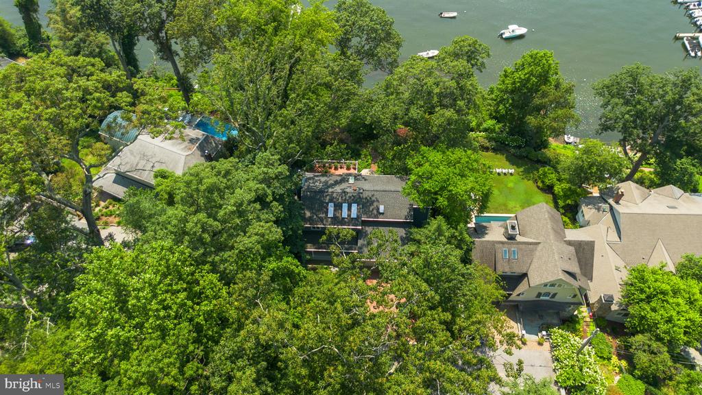 105 TRAILING IVY LANE