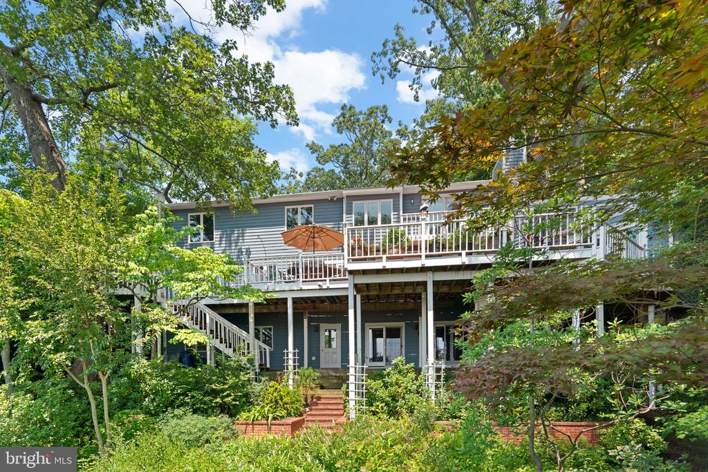 105 TRAILING IVY LANE