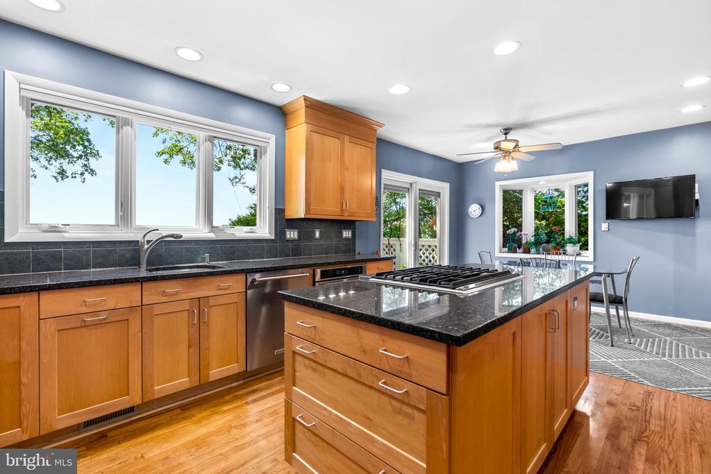 105 TRAILING IVY LANE