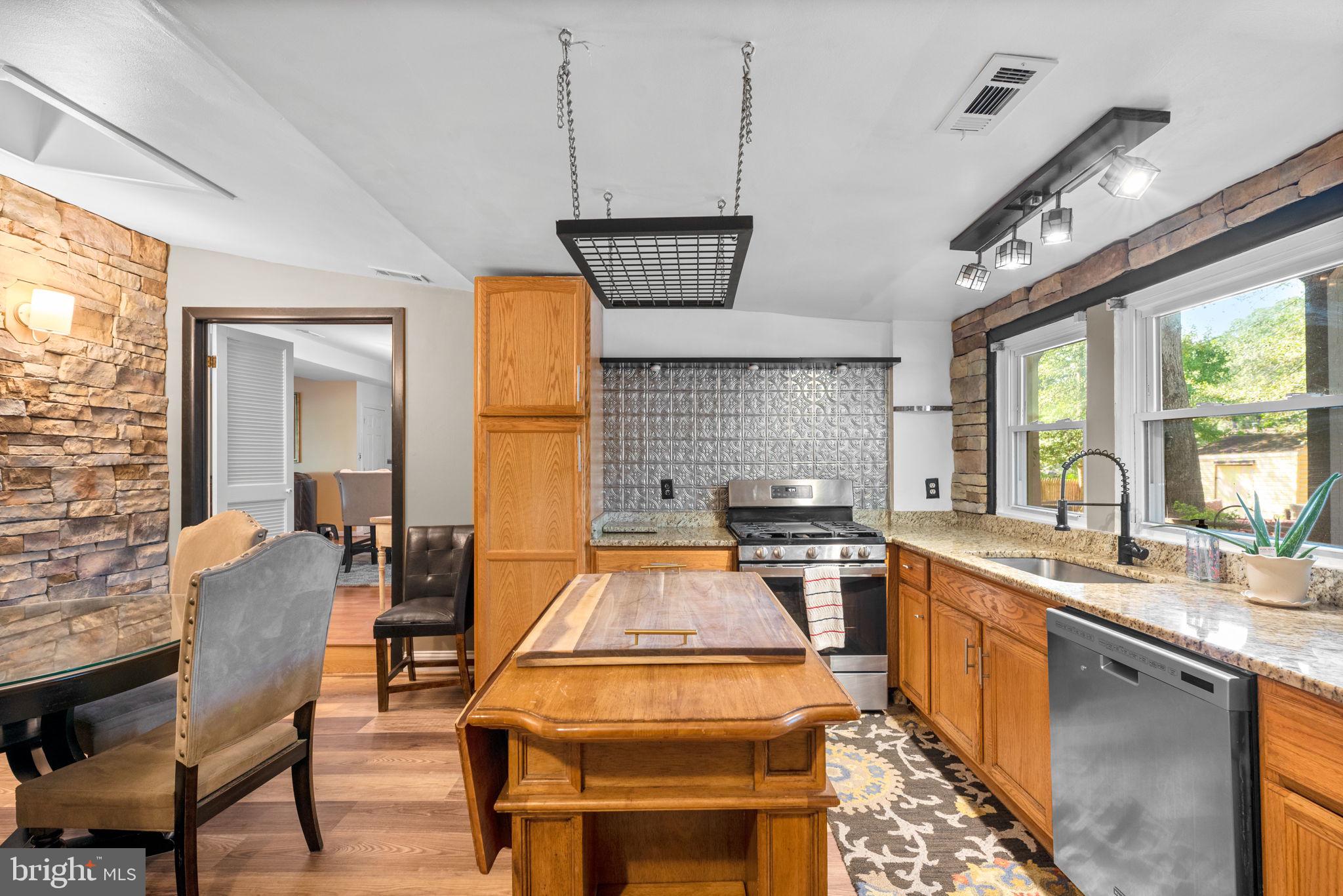 1304 NORTH ROAD