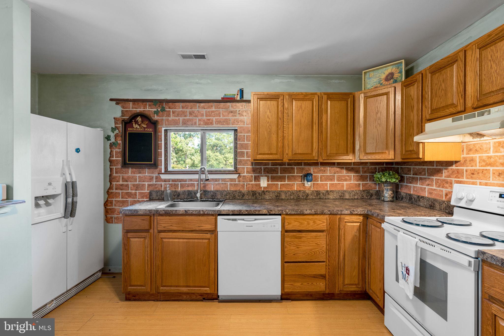 1304 NORTH ROAD