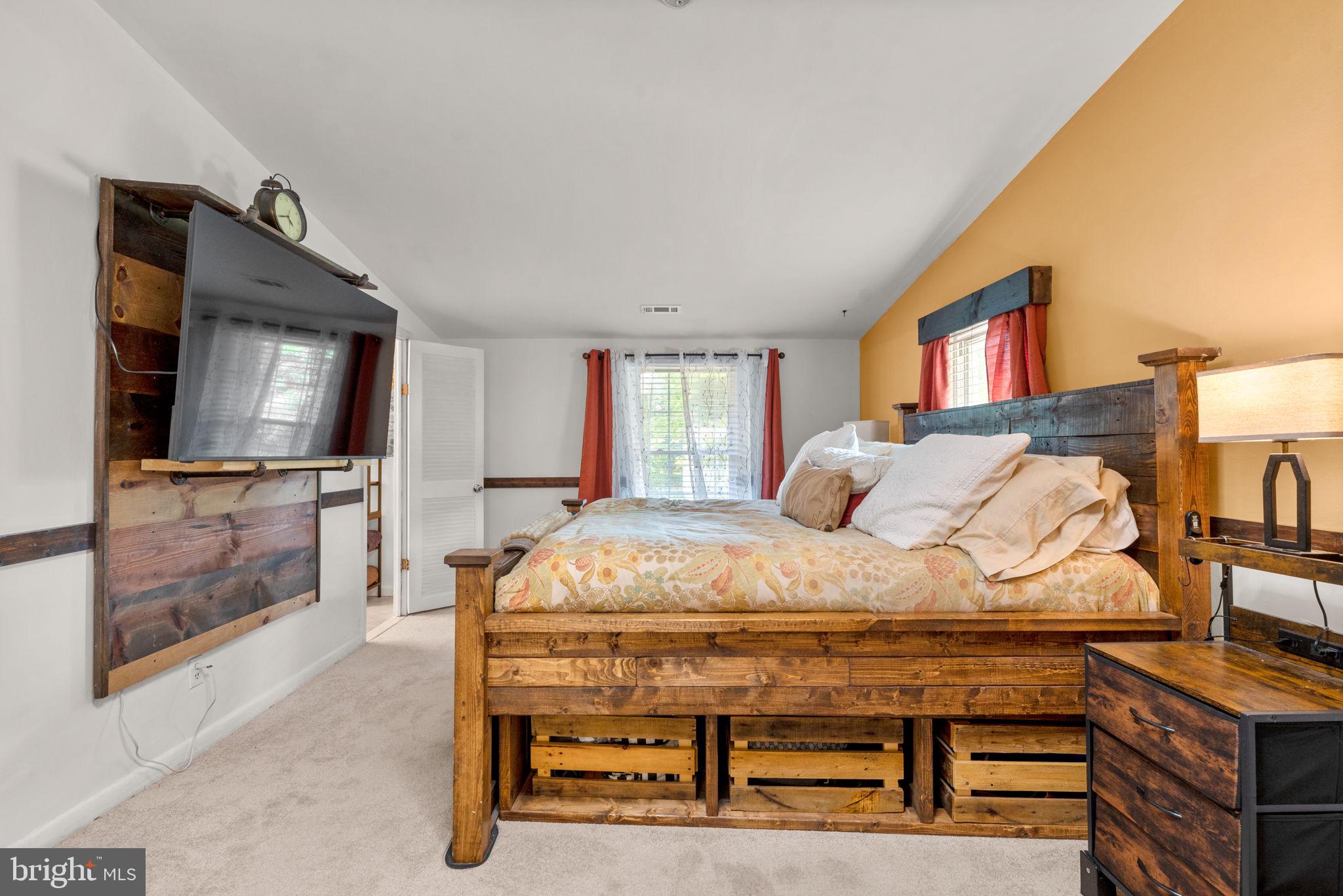 1304 NORTH ROAD