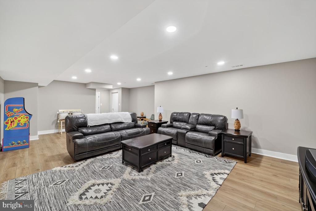 104 RETRIEVER WAY