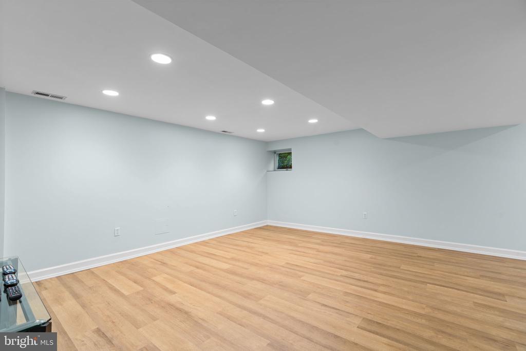 7 FORDHAM COURT