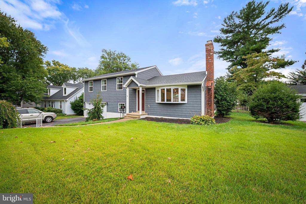 605 PINE TREE DRIVE