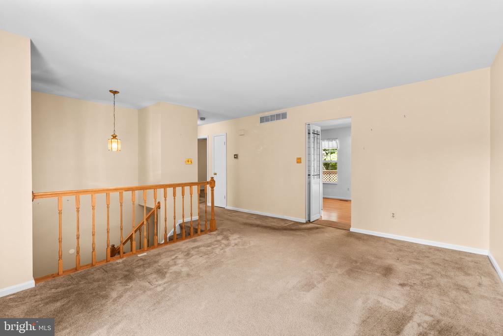 939 KINHART COURT