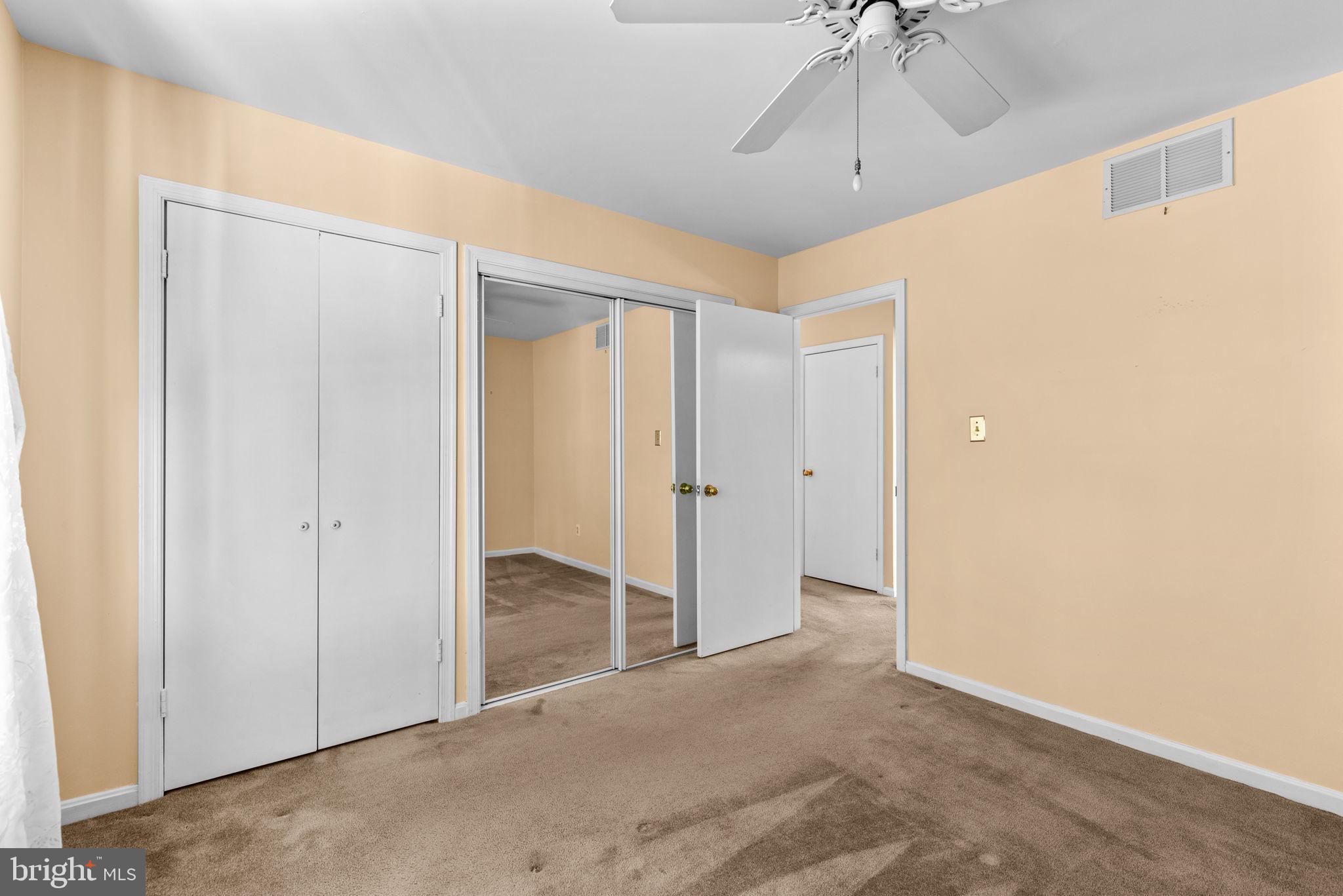 939 KINHART COURT
