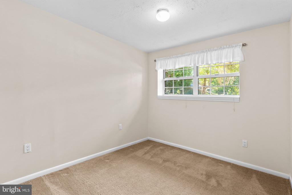 939 KINHART COURT