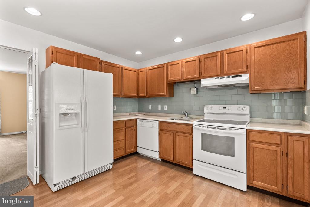 939 KINHART COURT
