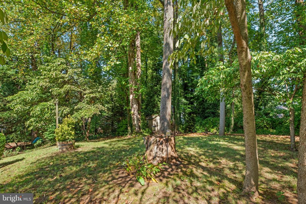 939 KINHART COURT