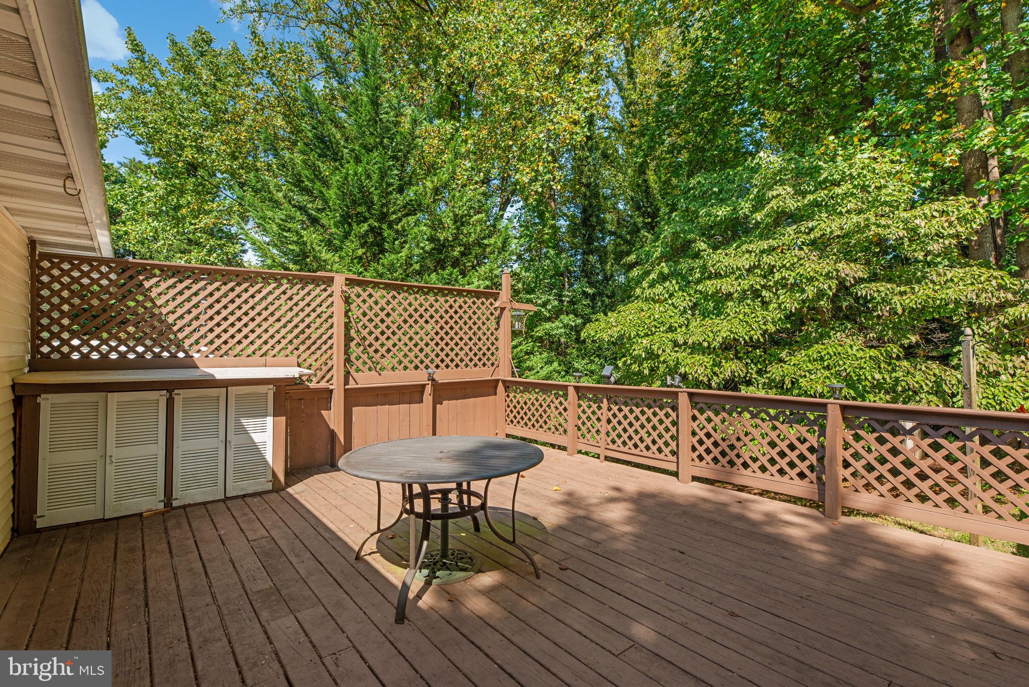 939 KINHART COURT