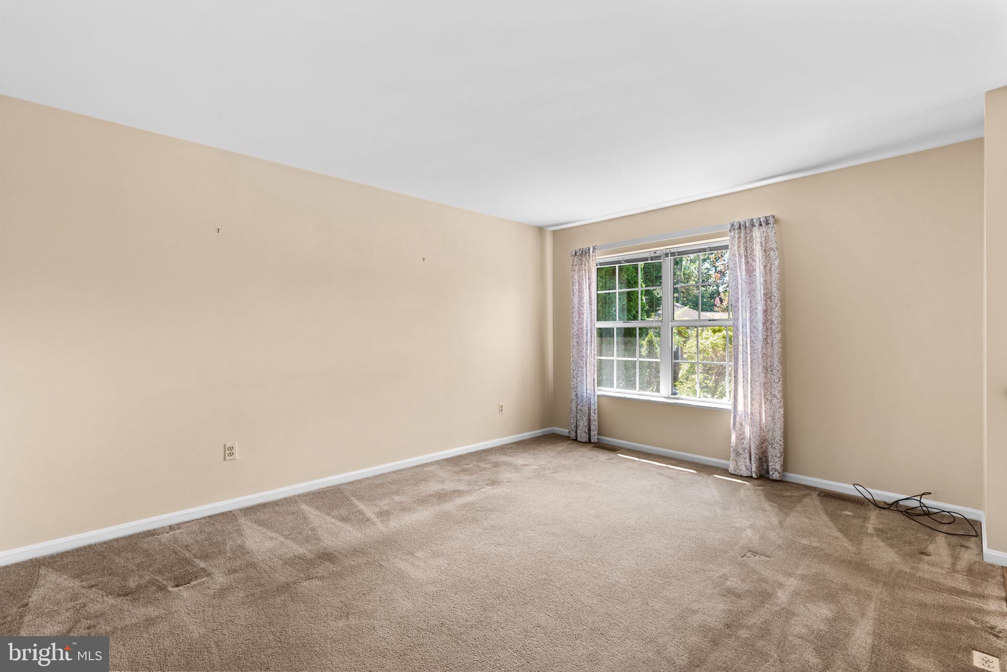 939 KINHART COURT