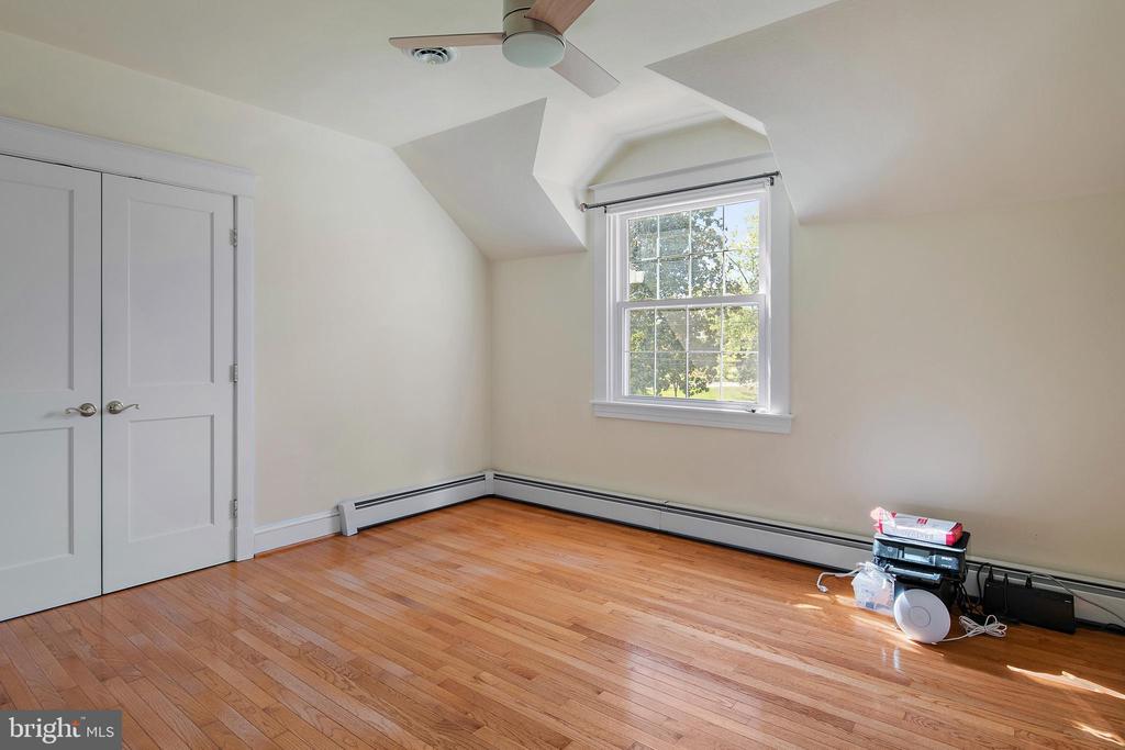 413 JOYCE LANE W