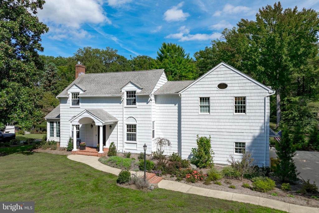 413 JOYCE LANE W