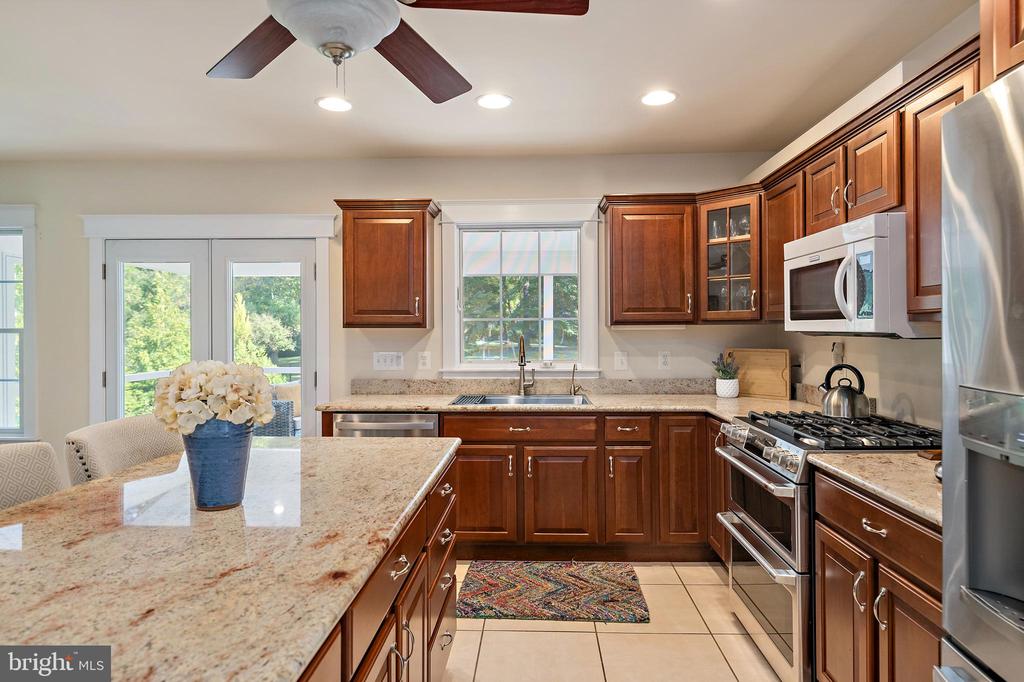413 JOYCE LANE W