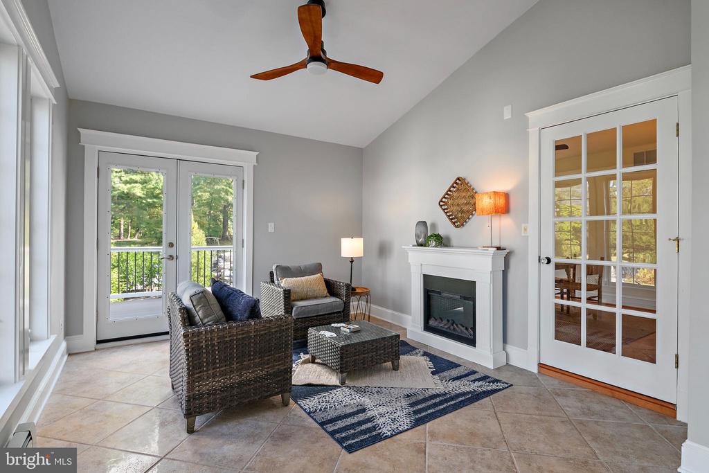 413 JOYCE LANE W