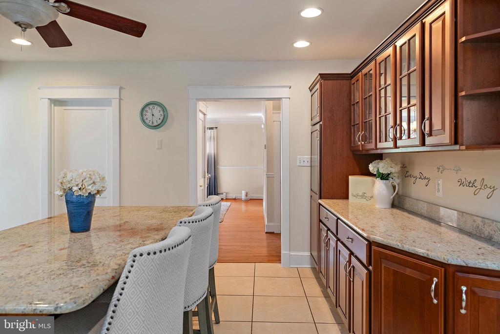 413 JOYCE LANE W