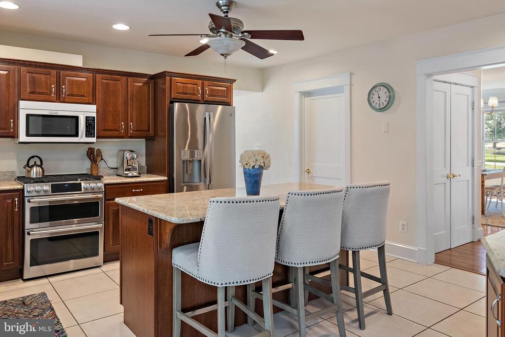 413 JOYCE LANE W