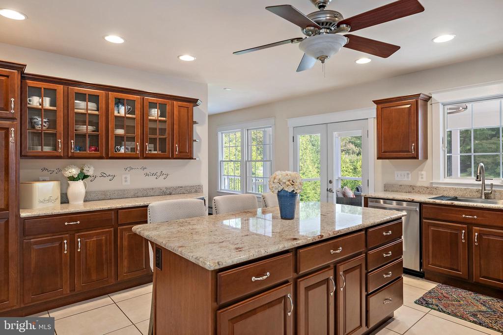 413 JOYCE LANE W