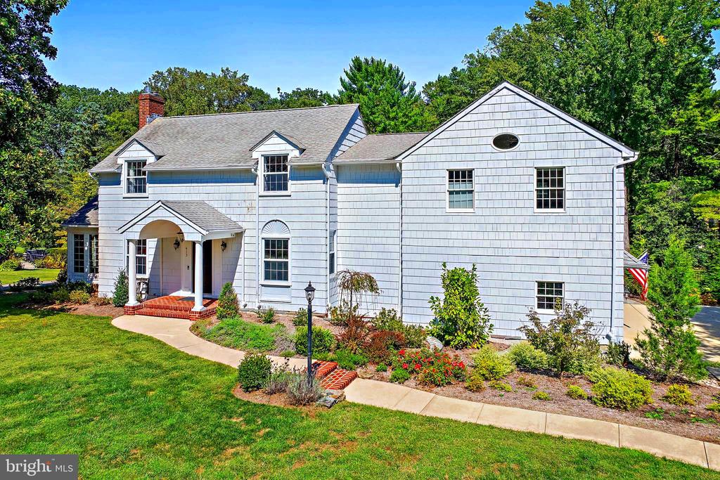 413 JOYCE LANE W
